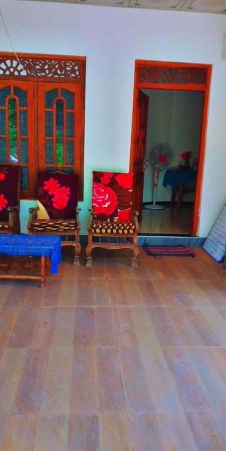 Mirissa Niraj Guest Hotel Exterior photo