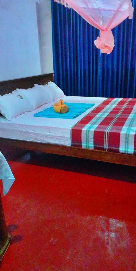 Mirissa Niraj Guest Hotel Exterior photo