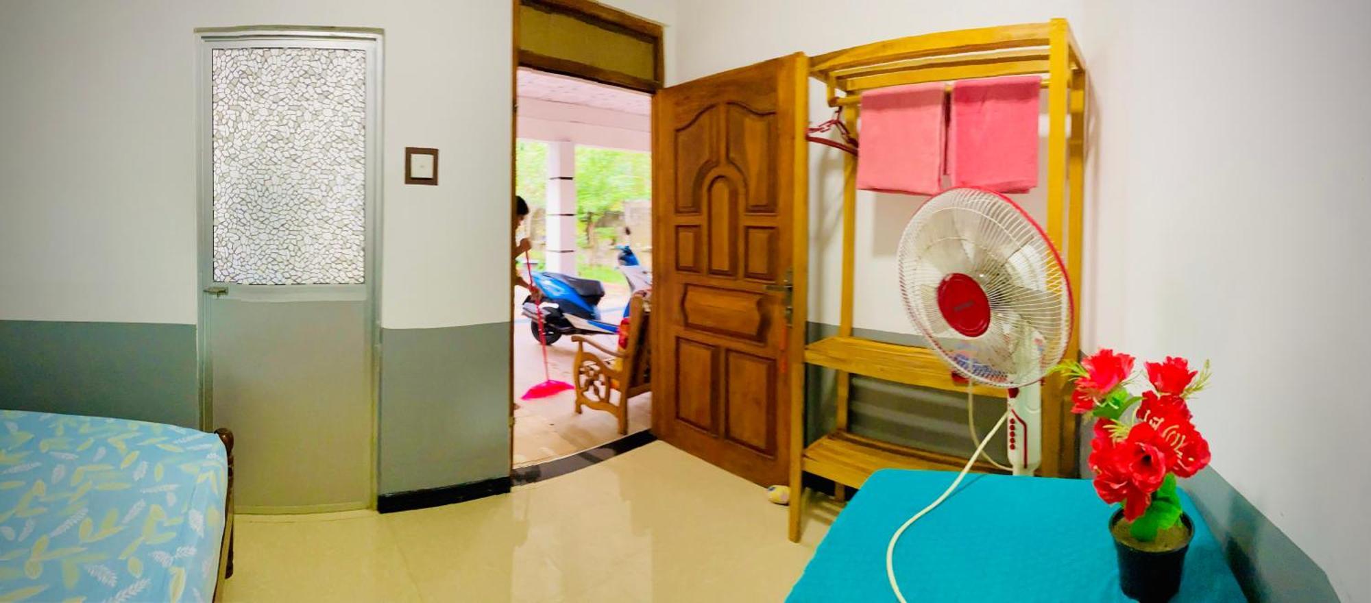 Mirissa Niraj Guest Hotel Room photo